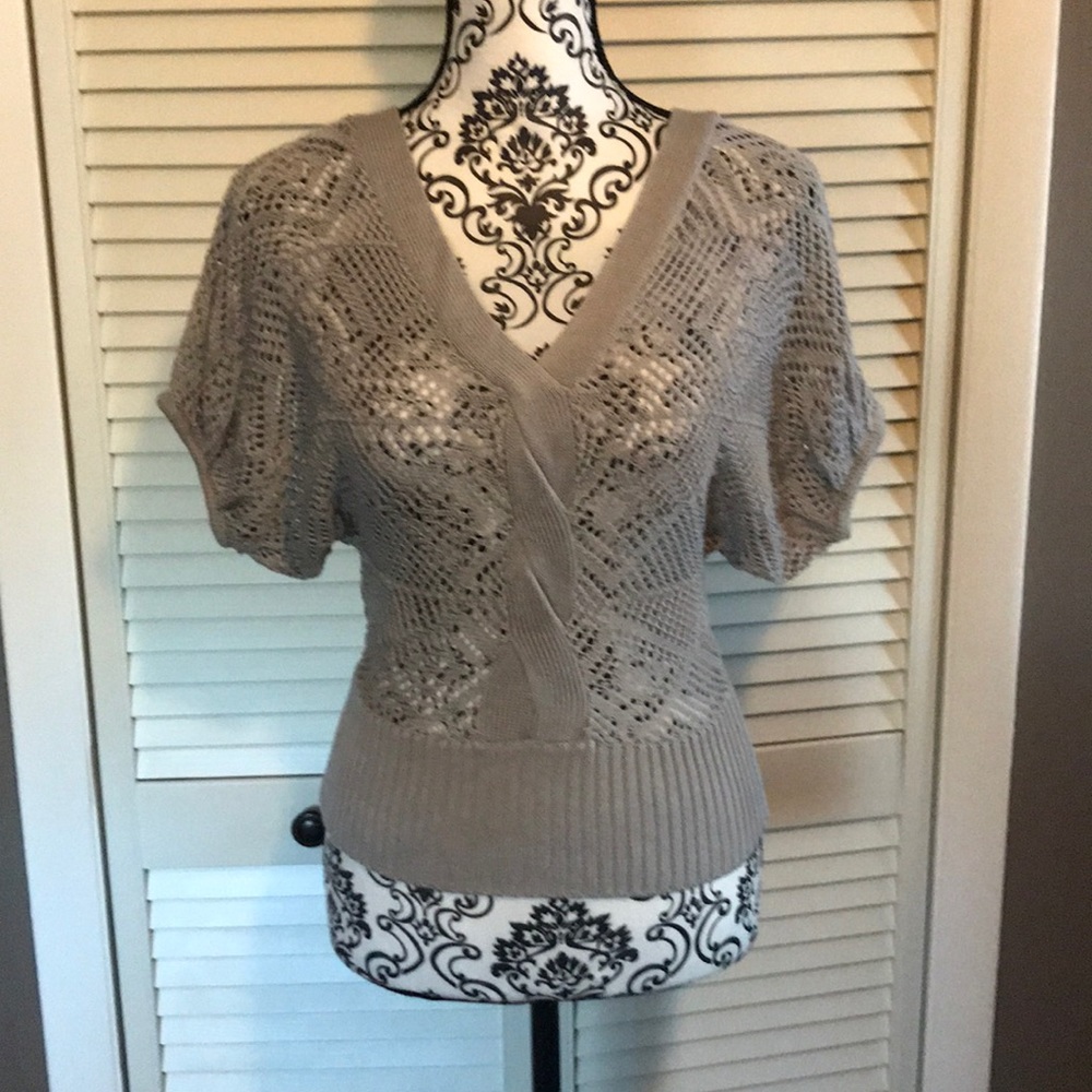 Pretty Grey knit top /see thru/cap sleeves